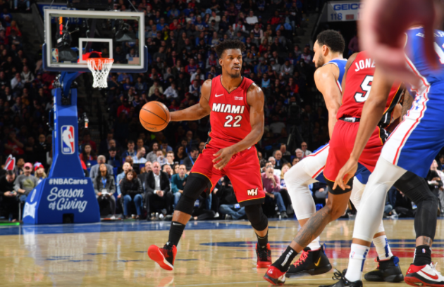  霍勒迪致命封盖定乾坤，雄鹿客场力克76人